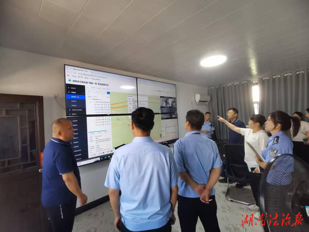 吉首交警開展 “五一” 節(jié)前重點(diǎn)運(yùn)輸企業(yè) 交通安全專項(xiàng)檢查