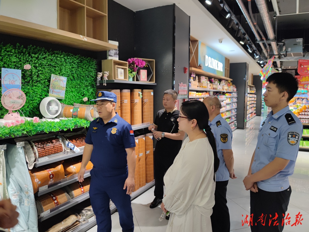 護航“五一” 安全先行 西洞庭公安聯合多部門開展節(jié)前安全大檢查