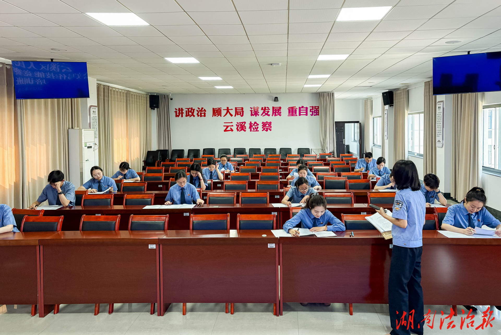 公文沙場(chǎng)點(diǎn)兵！這場(chǎng)競(jìng)賽讓“筆力”淬煉為“戰(zhàn)力”