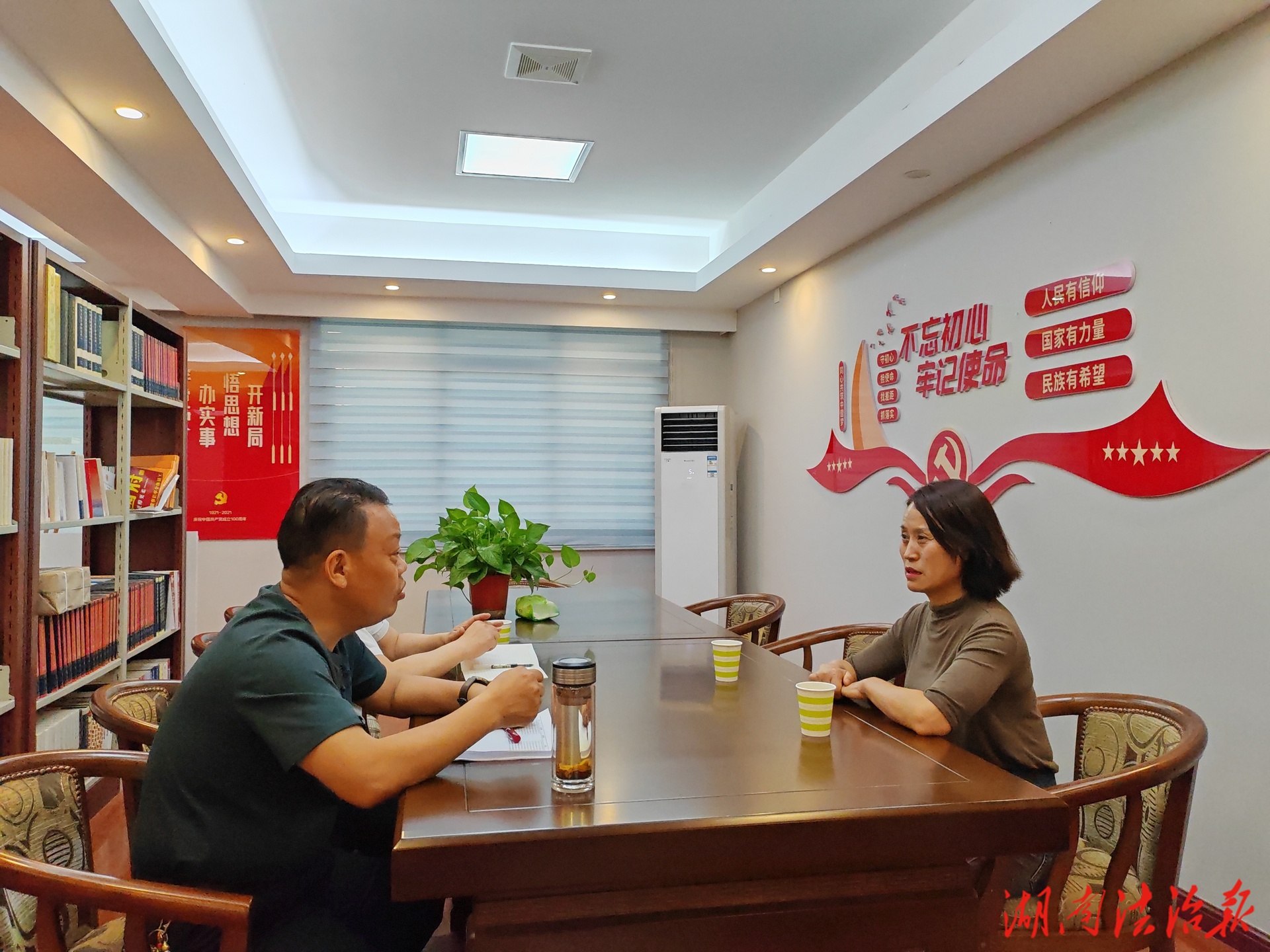 瀘溪法院邀請(qǐng)省人大代表走進(jìn)法院“零距離”感受司法