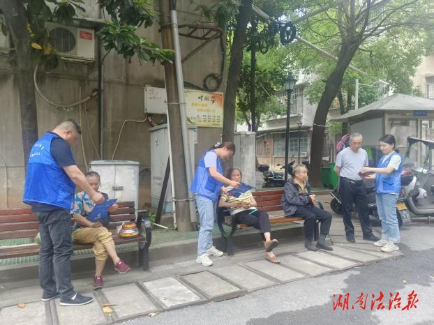 石峰區(qū)響石嶺街道：禁毒宣傳進商鋪 無毒經(jīng)營共守護