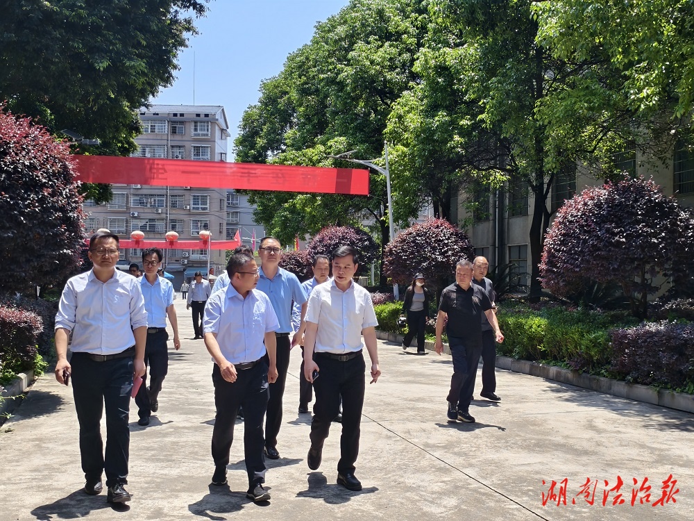 縣領導蒞臨江永縣職業(yè)中專學校進行調研工作
