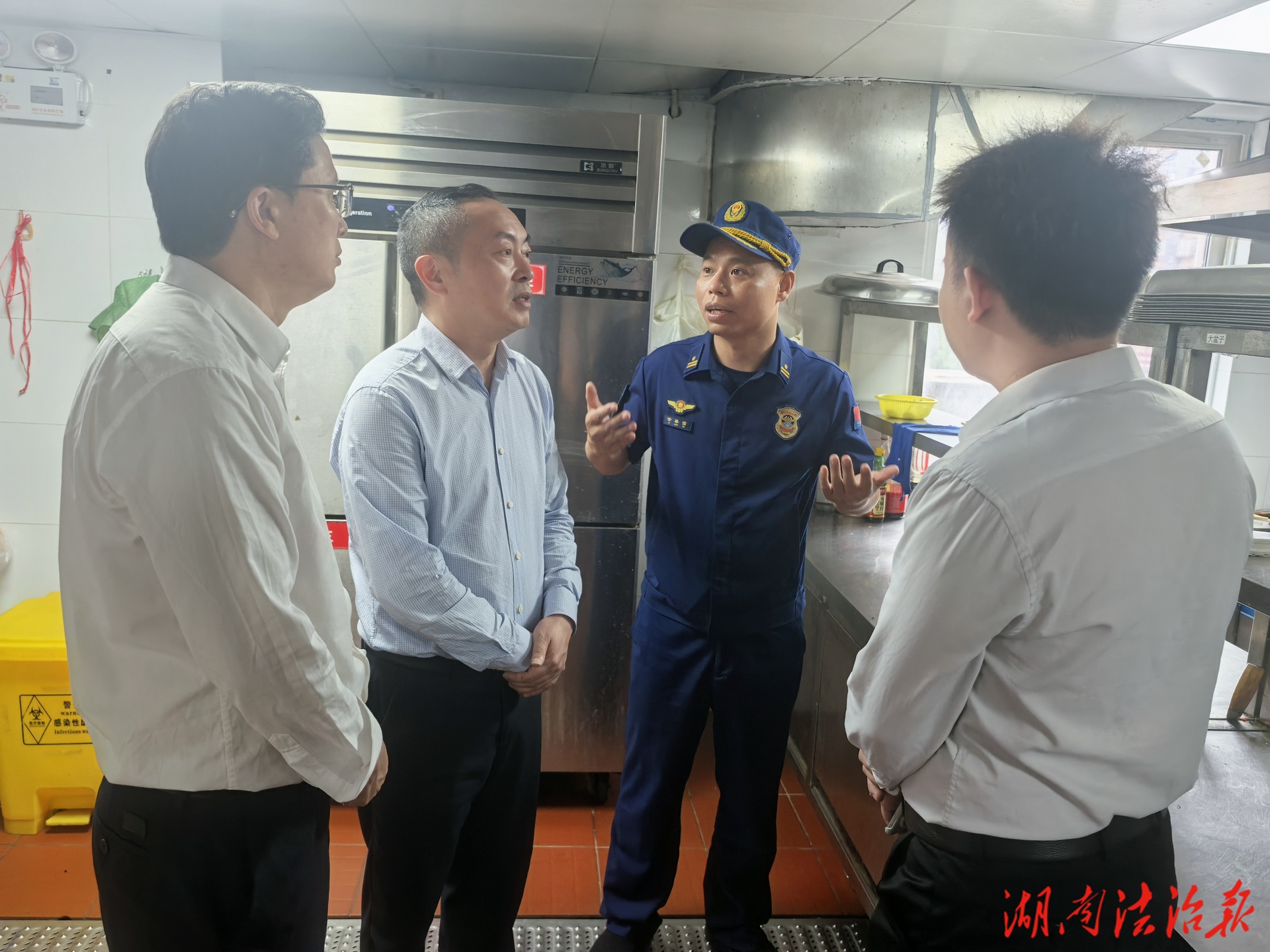 雙清區(qū)領(lǐng)導帶隊開展消防安全檢查