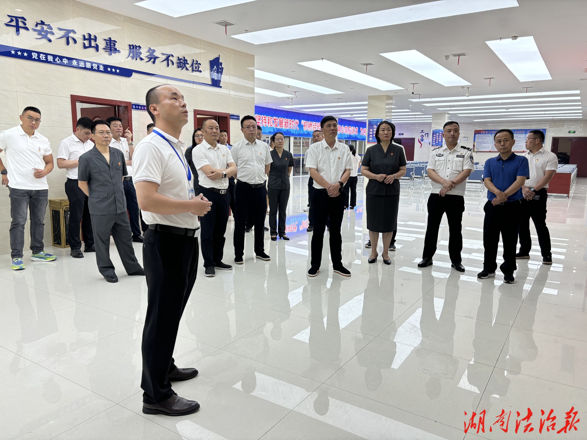 桃江縣社會(huì)治安綜合治理中心正式揭牌運(yùn)行