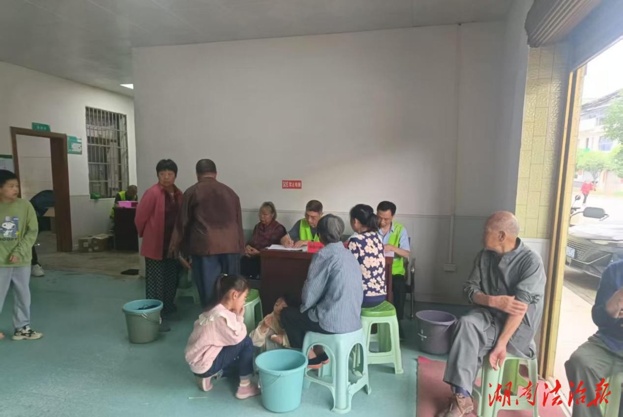 老驥伏櫪守初心 余暉映暖醫(yī)者情——記祁陽市進(jìn)寶塘鎮(zhèn)衛(wèi)生院工會主席張小松的堅(jiān)守與奉獻(xiàn)