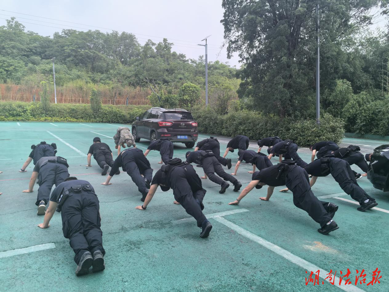屈原法院開展法警實戰(zhàn)化集中訓(xùn)練