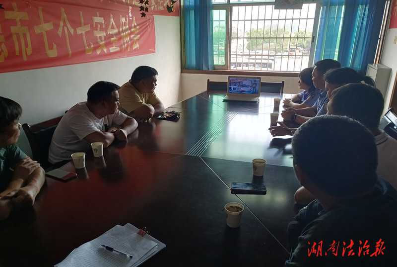 常德經(jīng)開區(qū)交警走進運輸企業(yè)開展道路交通安全培訓(xùn)