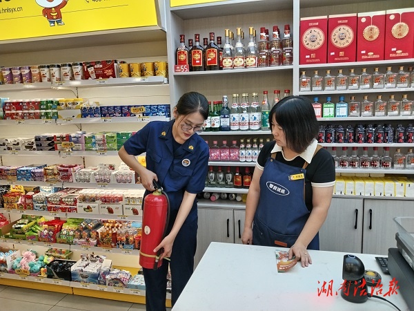 北塔消防深入轄區(qū)沿街商鋪開展消防安全“體檢”