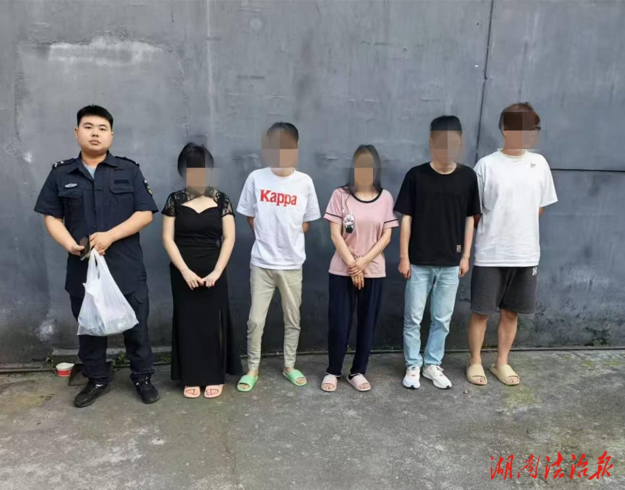 按摩店隱藏涉黃服務(wù)，5名嫌疑人被當(dāng)場抓獲！