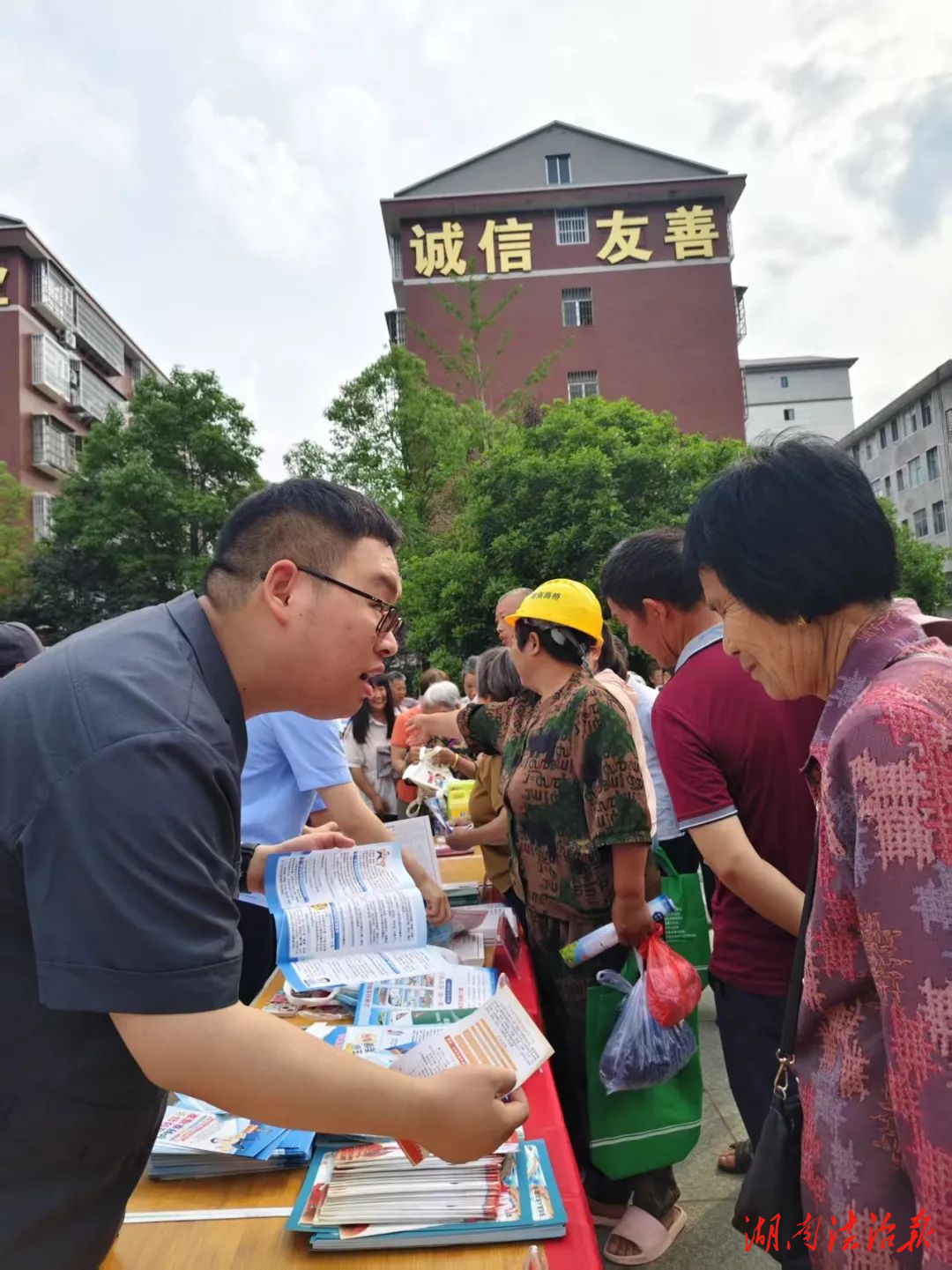 【司法公正安化行】安化法院開(kāi)展農(nóng)村法治宣傳教育月暨“司法公正安化行”活動(dòng)