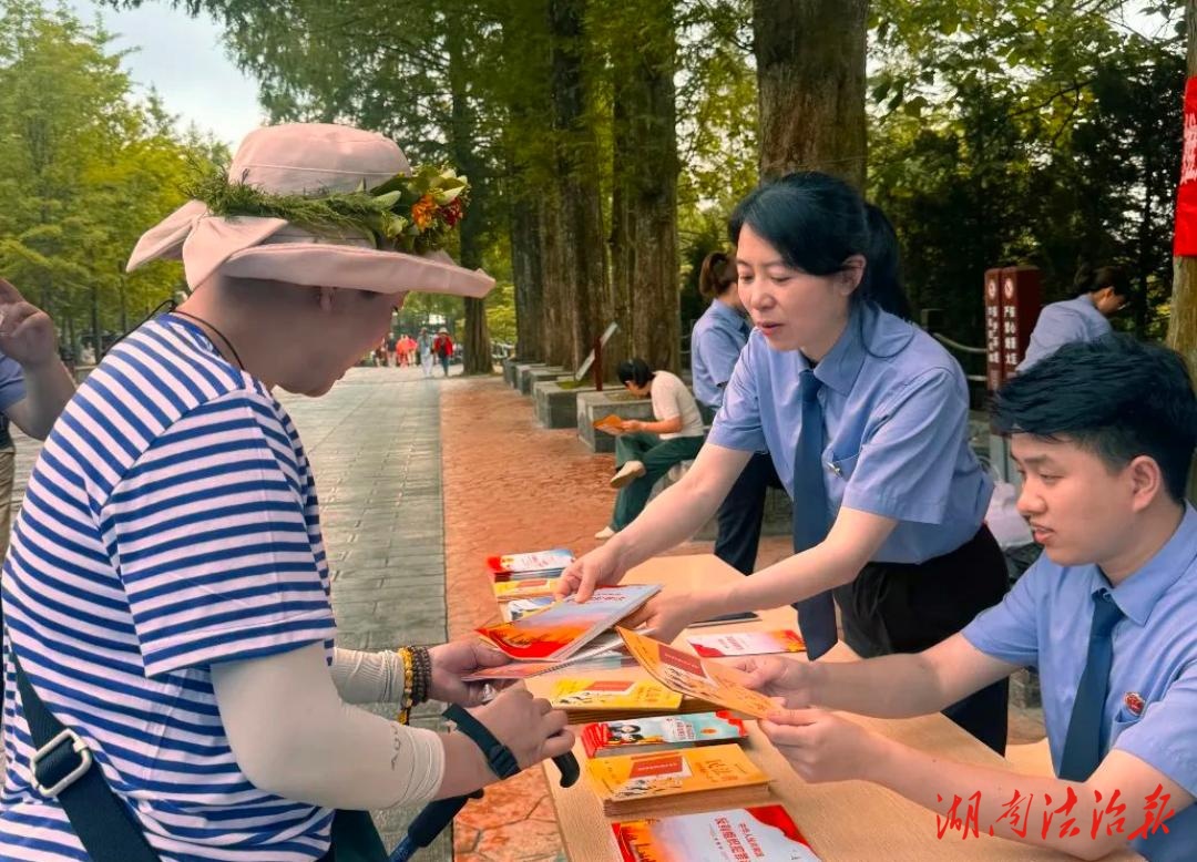 法治風(fēng)景線，檢察守護(hù)者——兩級院攜手開展常態(tài)化掃黑除惡宣傳活動