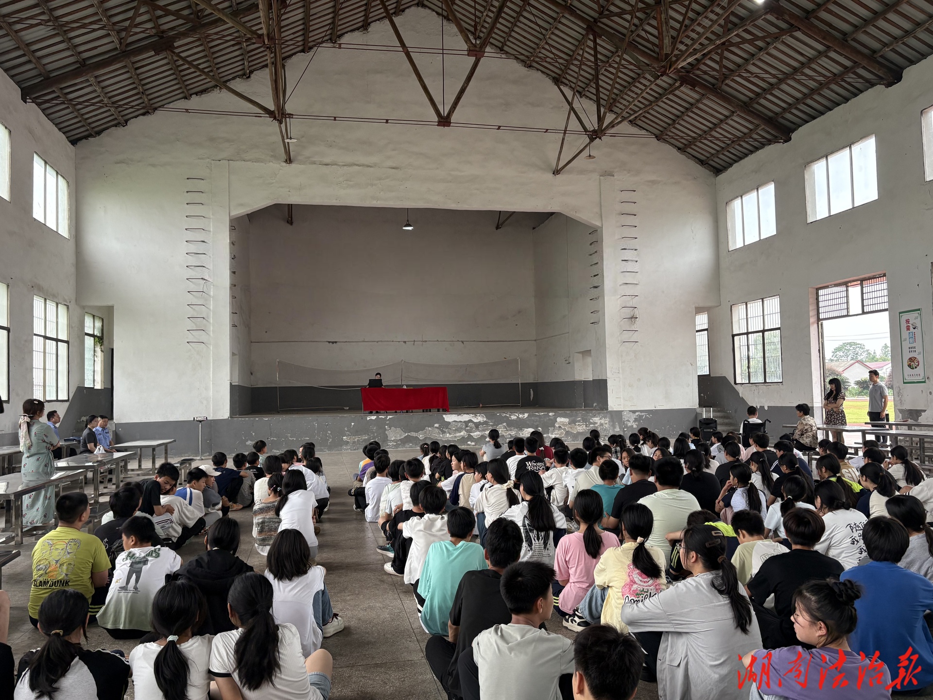 普法進(jìn)校園 法律護(hù)成長(zhǎng)