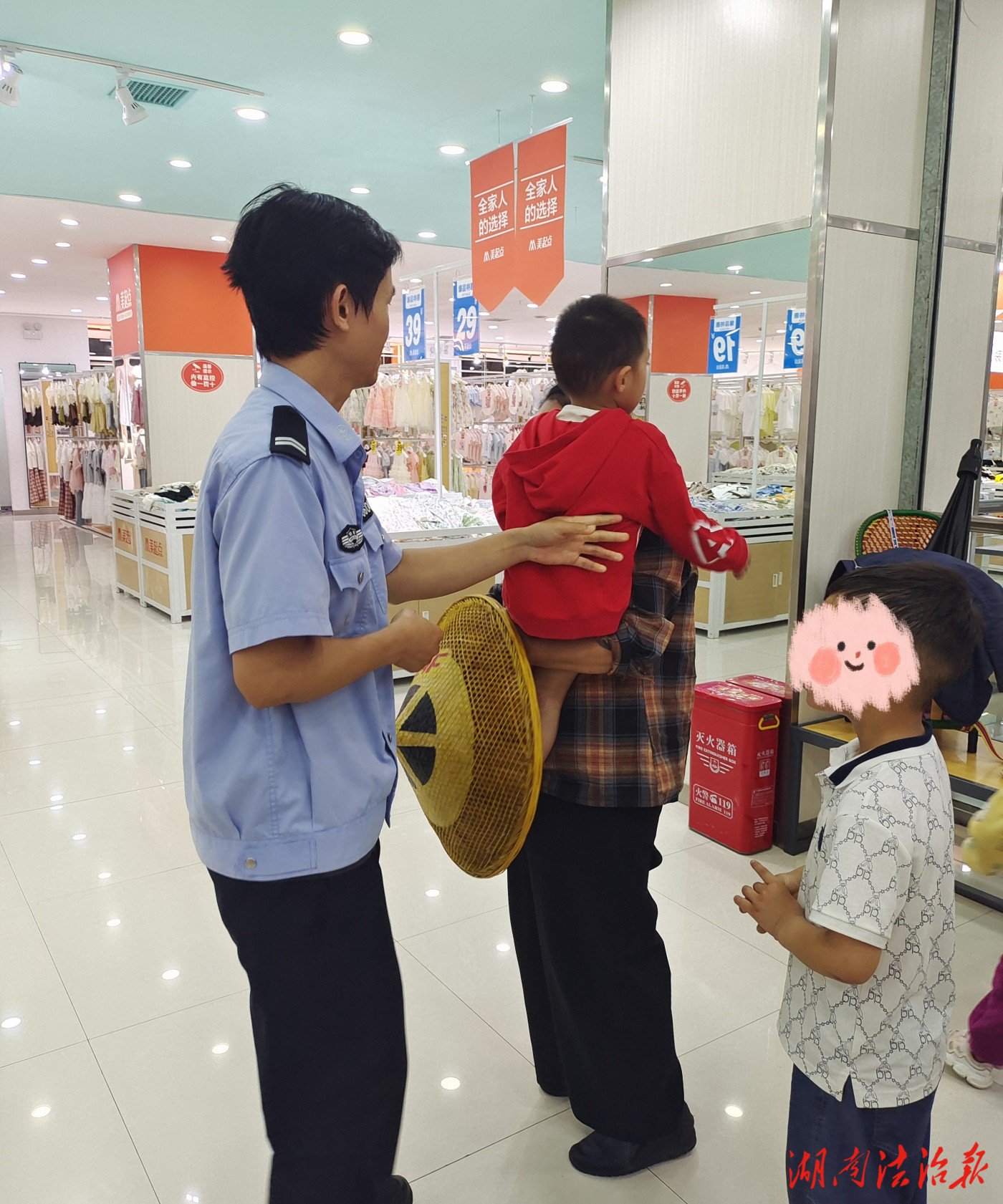 【暖心警事】萌娃不慎走失 民警“警”急尋回