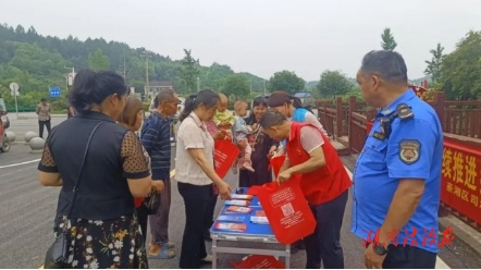 衡陽市蒸湘區(qū)司法局雨母山司法所送民法典下鄉(xiāng)普法惠民暖人心