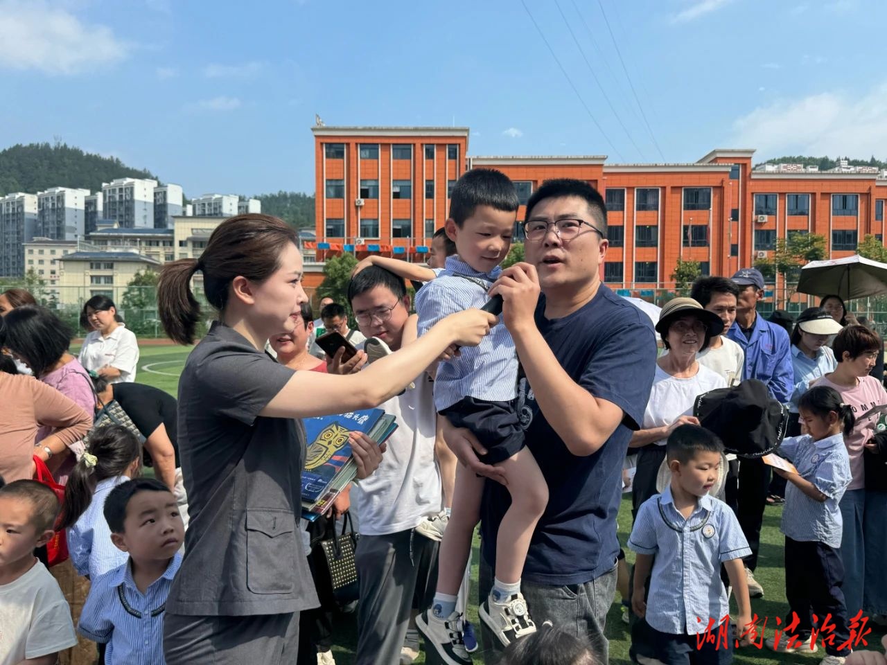 法治護(hù)航童年 共筑成長晴空——桑植縣人民法院“法官姐姐護(hù)蕾團(tuán)”開展沉浸式普法迎六一