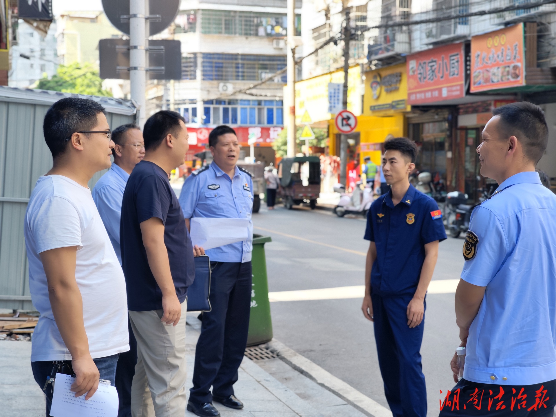 綏寧縣消防大隊(duì)聯(lián)合多部門(mén) 織密校園周邊安全 “防護(hù)網(wǎng)”