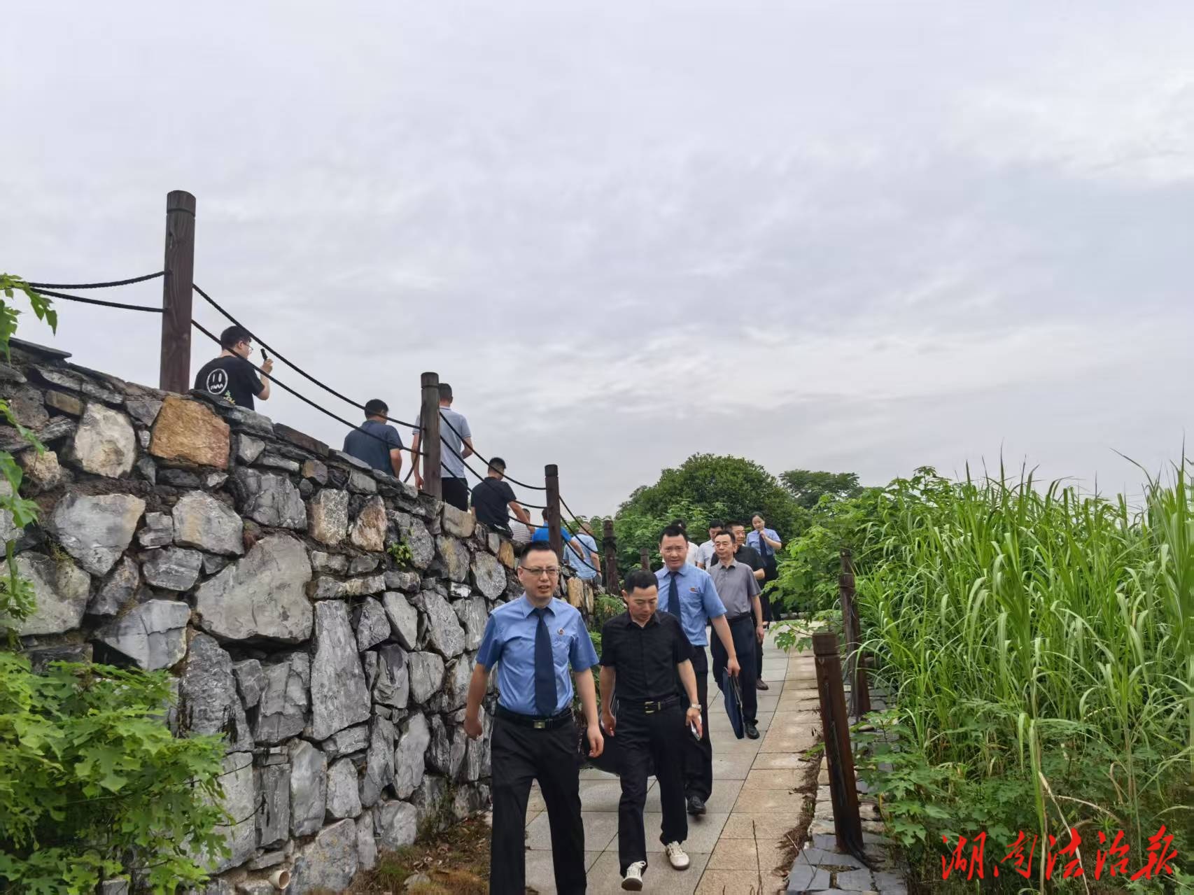 “檢察藍(lán)”護(hù)航“生態(tài)綠”，聯(lián)合巡查筑牢濕地法治屏障