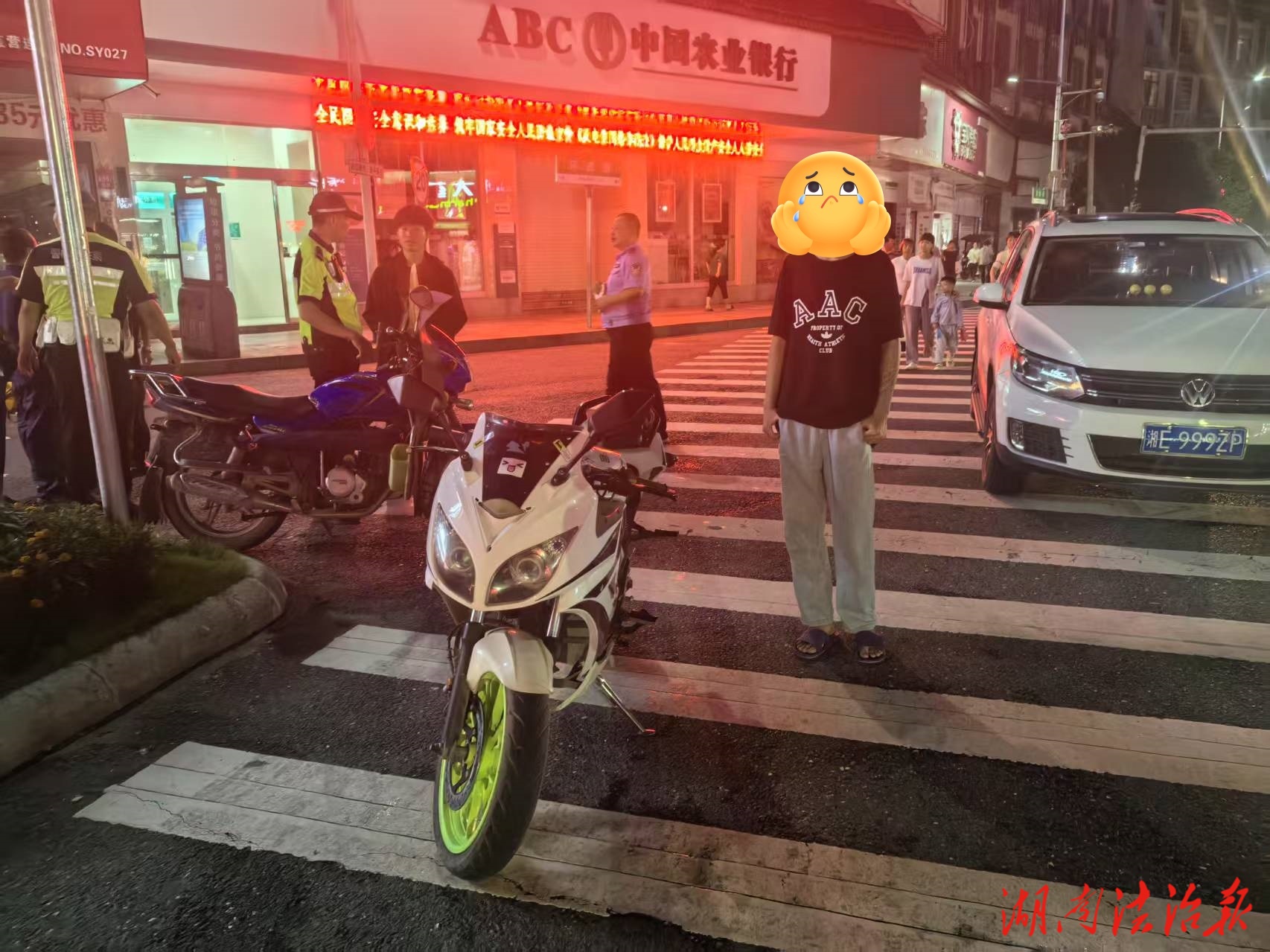 “炸街”不成反“翻車”！邵陽縣交警查獲少年“鬼火騎士”