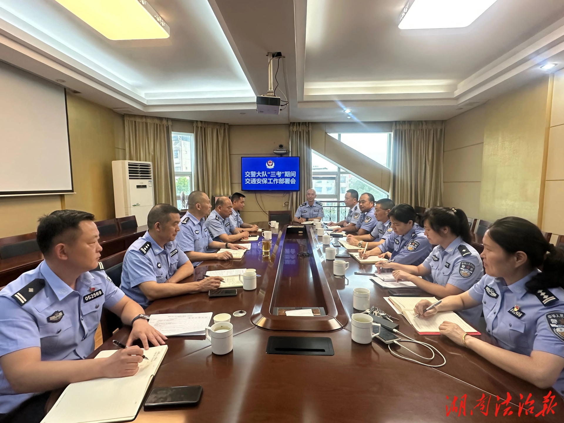 護(hù)航高考路 “警”色在身邊