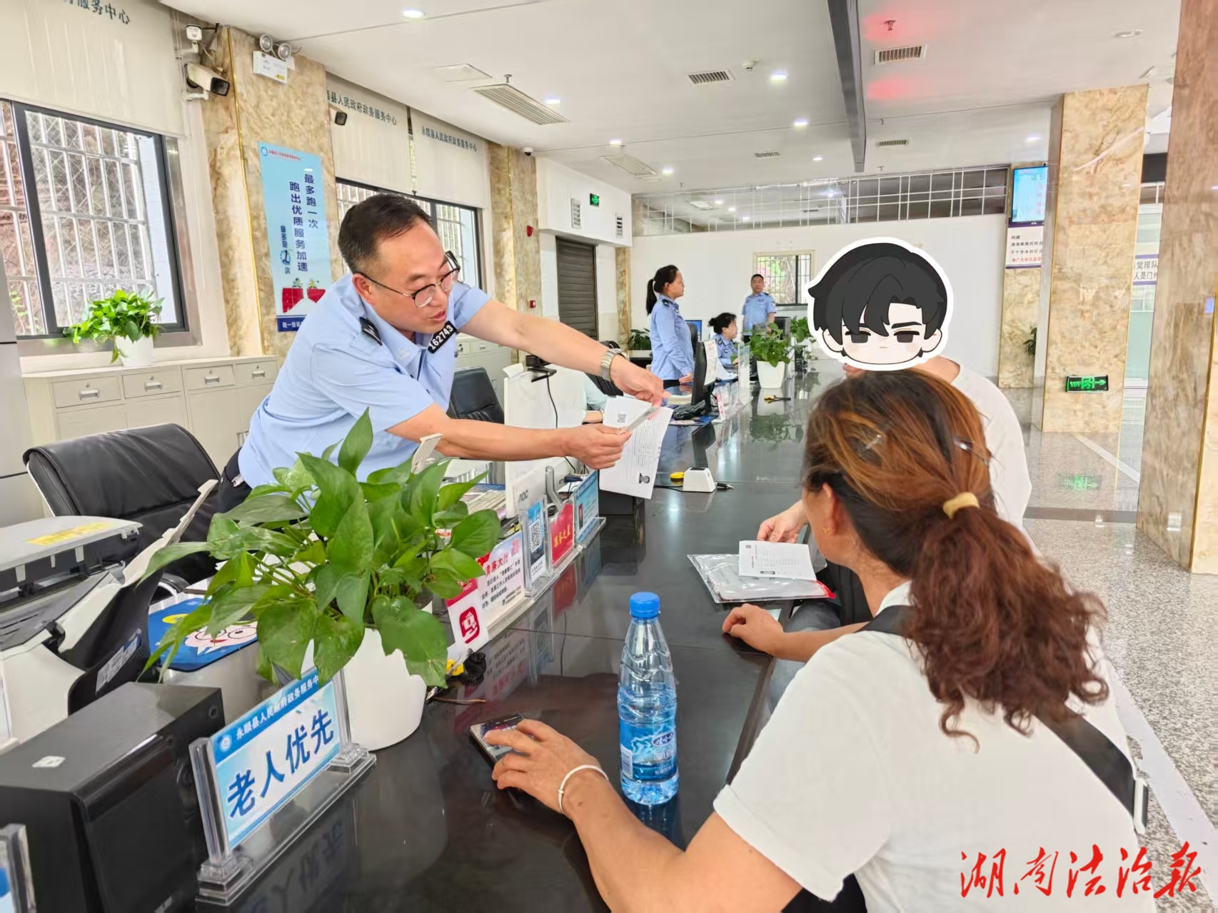 【護(hù)航高考】加急辦證解燃眉 護(hù)航高考暖人心