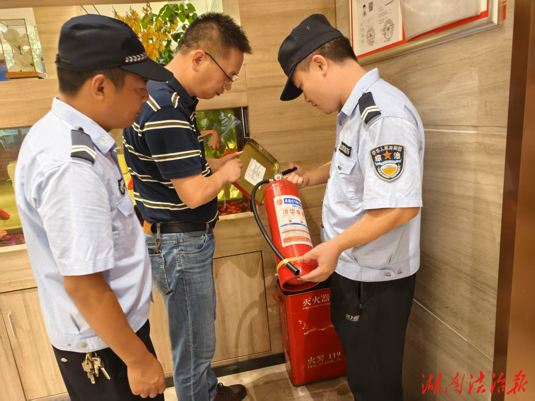 漣源市六畝塘街道開展迎高考巡查行動(dòng)