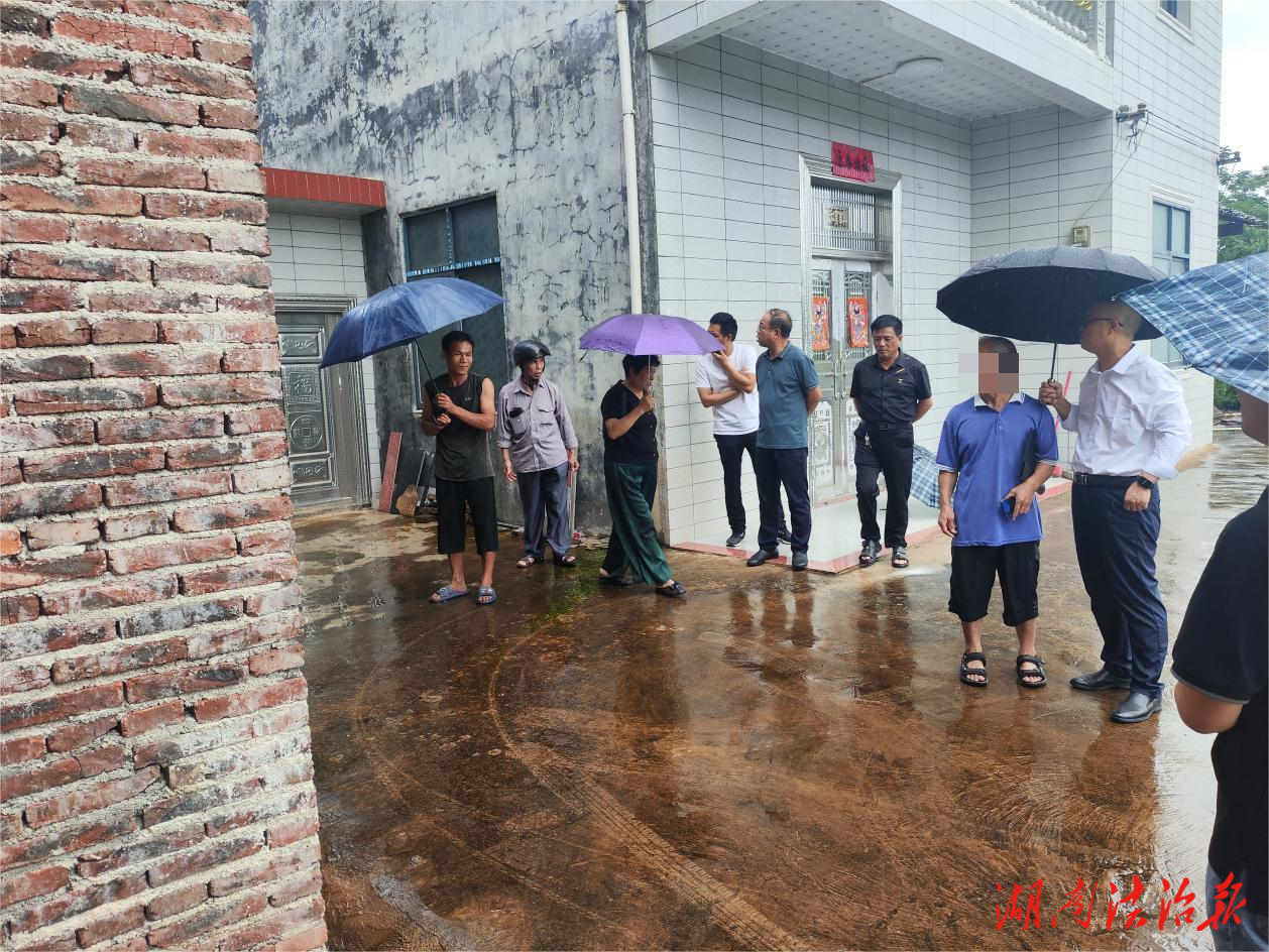 “就地化解！” 寧遠(yuǎn)縣委常委、政法委書記歐陽國春下訪基層化解信訪積案