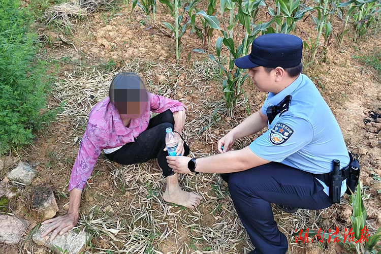 新田民警救助桂陽走失老人平安回家