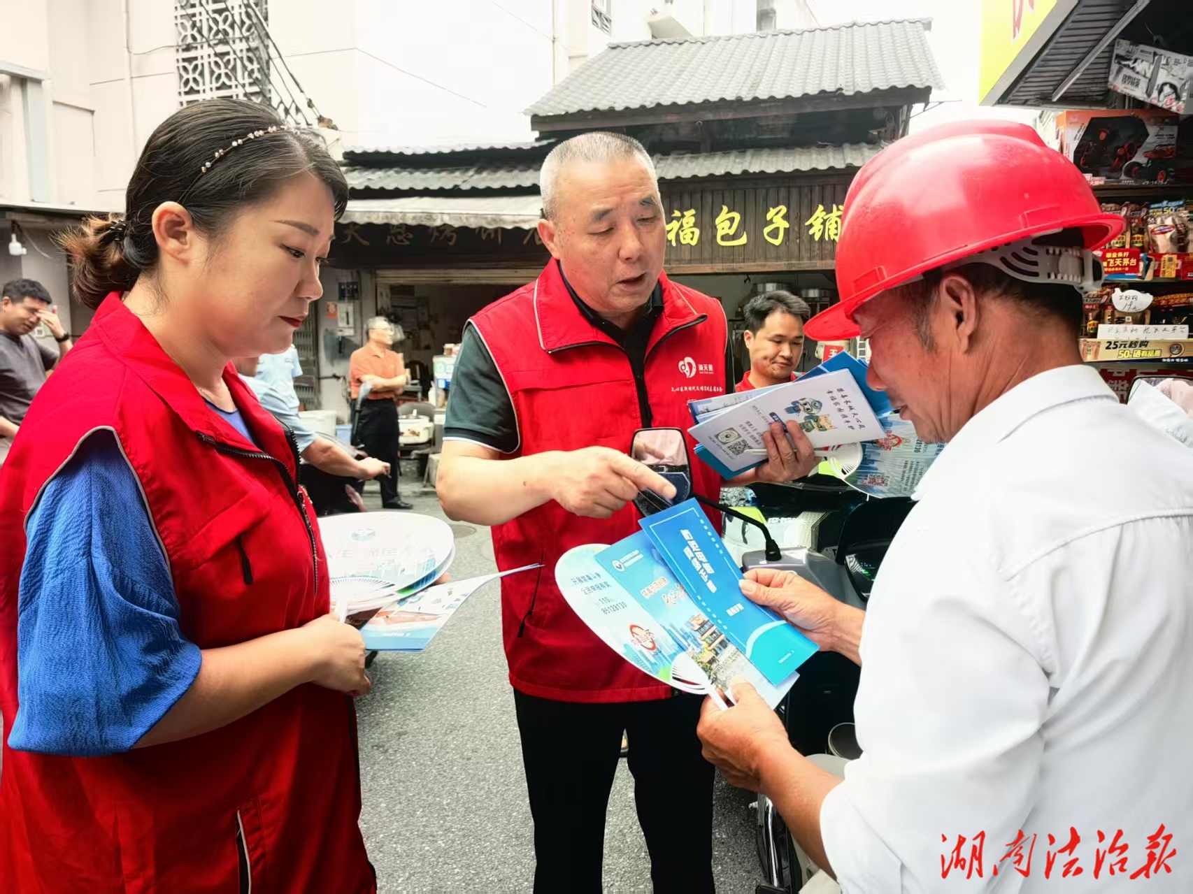 居民心里的“活雷鋒”劉培友退休9年仍在忙