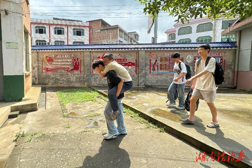 湖南邵東：八年“愛心接力”點(diǎn)亮“罕見病”少年生命之路