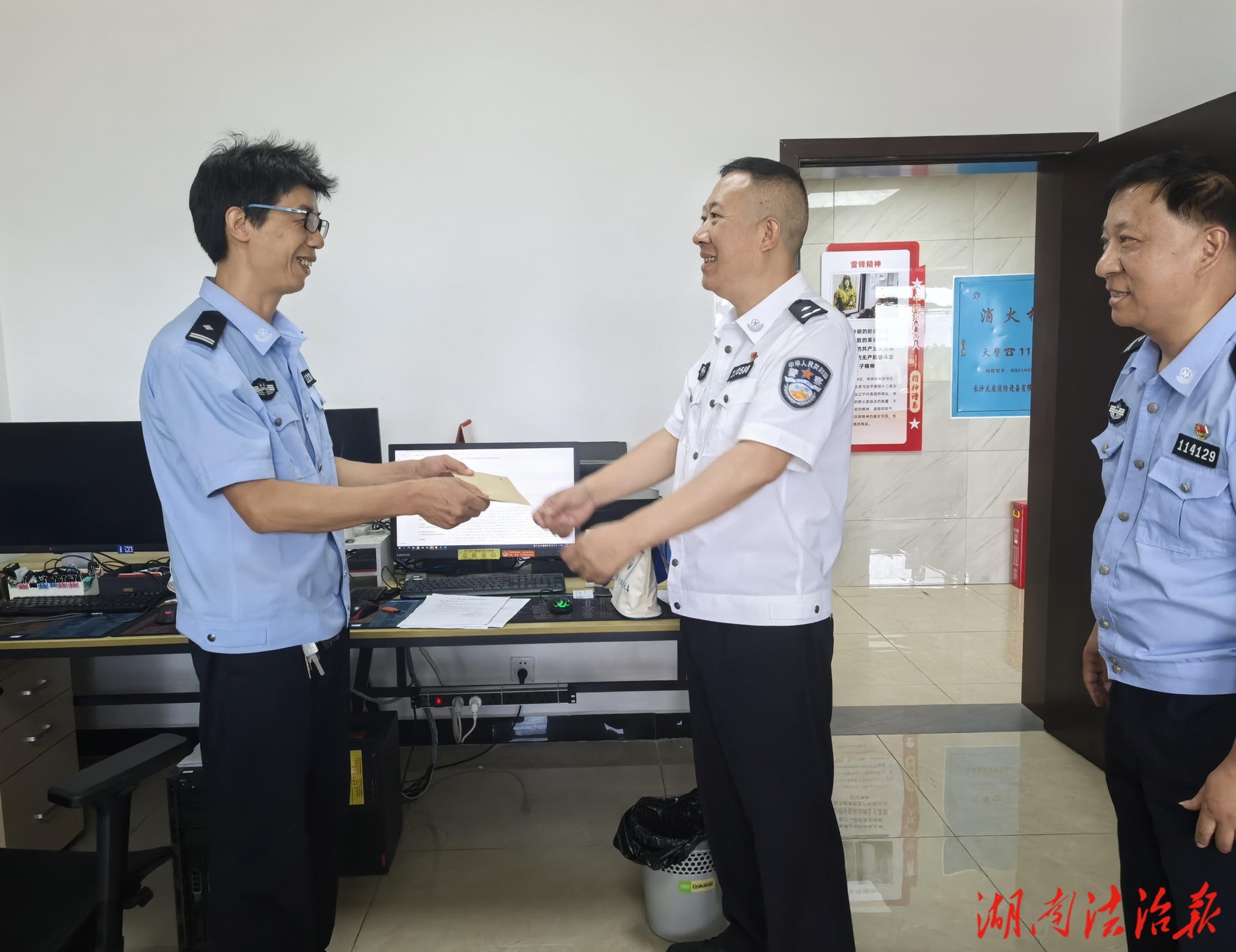 警心向黨初心如磐 藍(lán)山縣公安局開展慶“七一”系列活動(dòng)