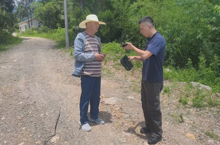 高效服務(wù)獲稱贊，桑植公安半小時(shí)為旅客找回丟失背包