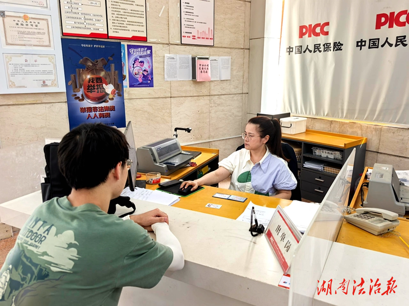 常德交警推出“主動(dòng)辦免檢標(biāo)志”便民服務(wù)