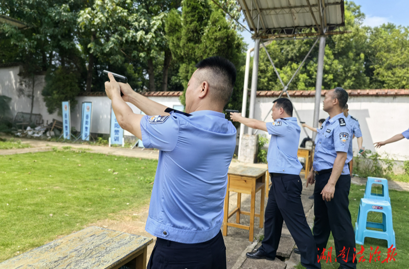 汨羅市檢察院法警在岳陽與湘西司法警察 聯合培訓中表現出色，載譽而歸