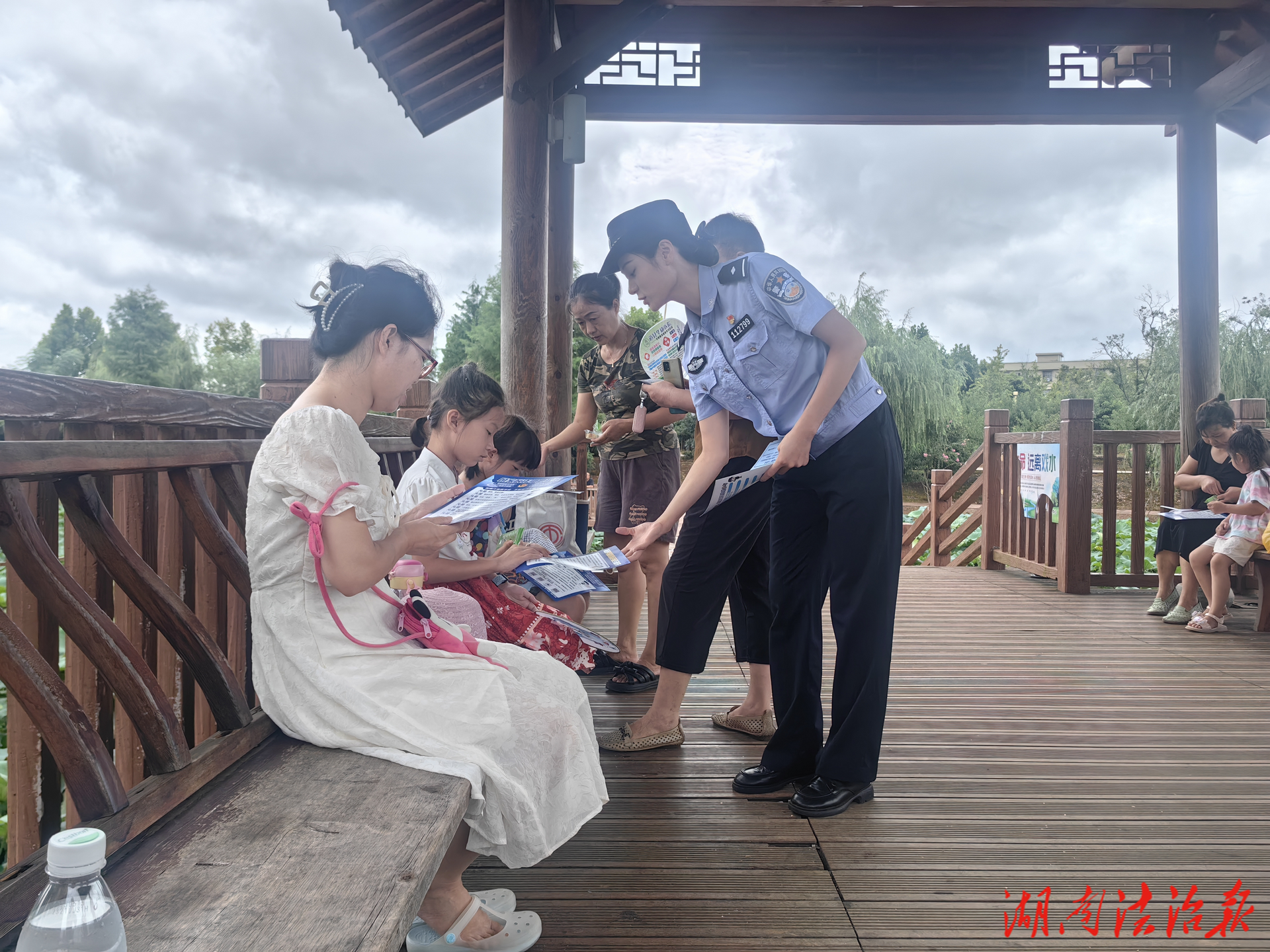 反詐宣傳進(jìn)公園 守護(hù)平安零距離
