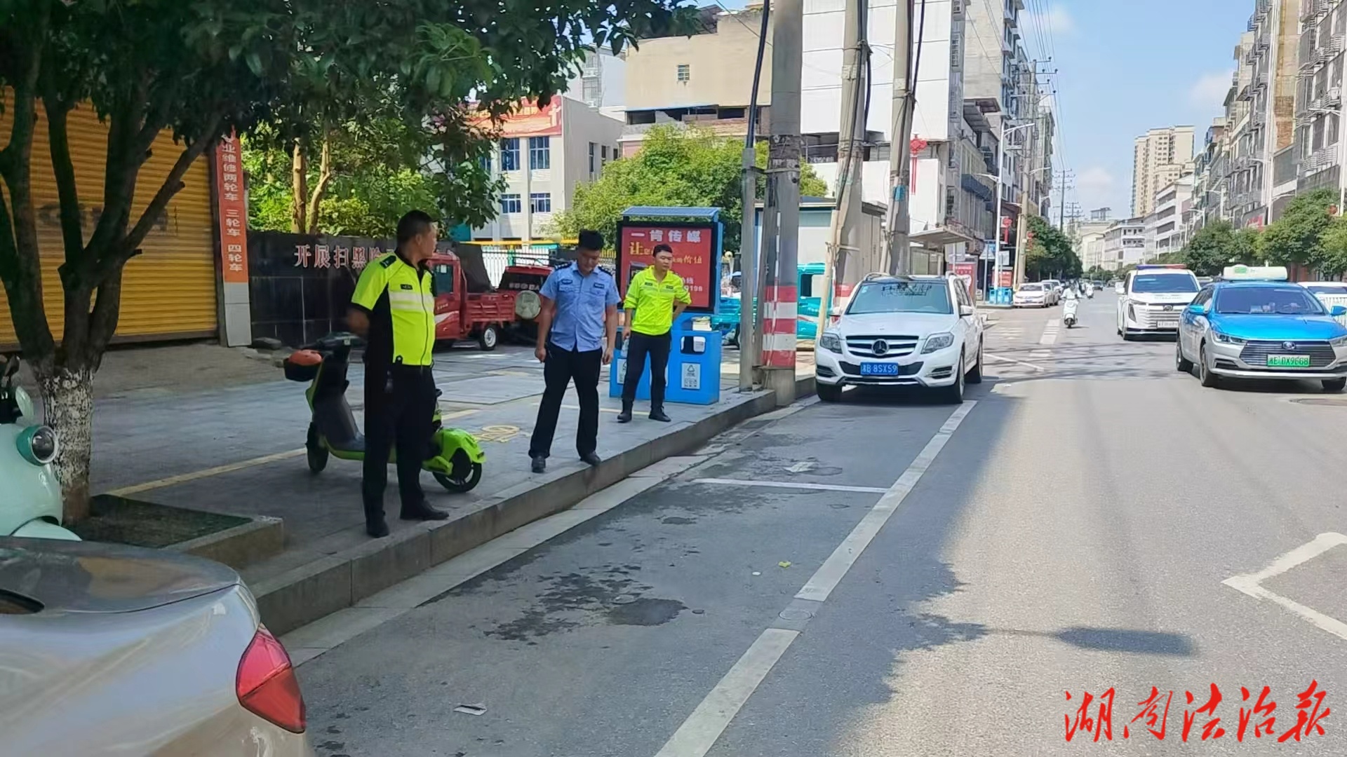 專項整治！邵陽縣公安交警清理“僵尸車”在行動