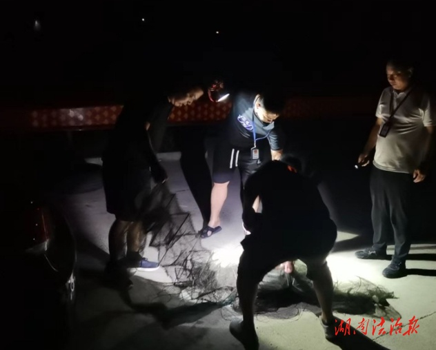 爐觀鎮(zhèn)連夜開展資江干流禁捕專項整治行動