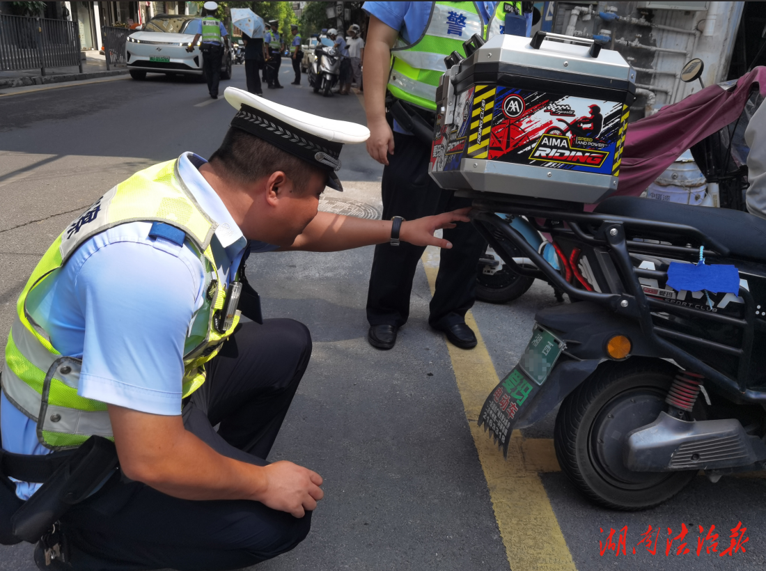 古丈公安交警開展電動(dòng)自行車非法改裝專項(xiàng)整治行動(dòng)
