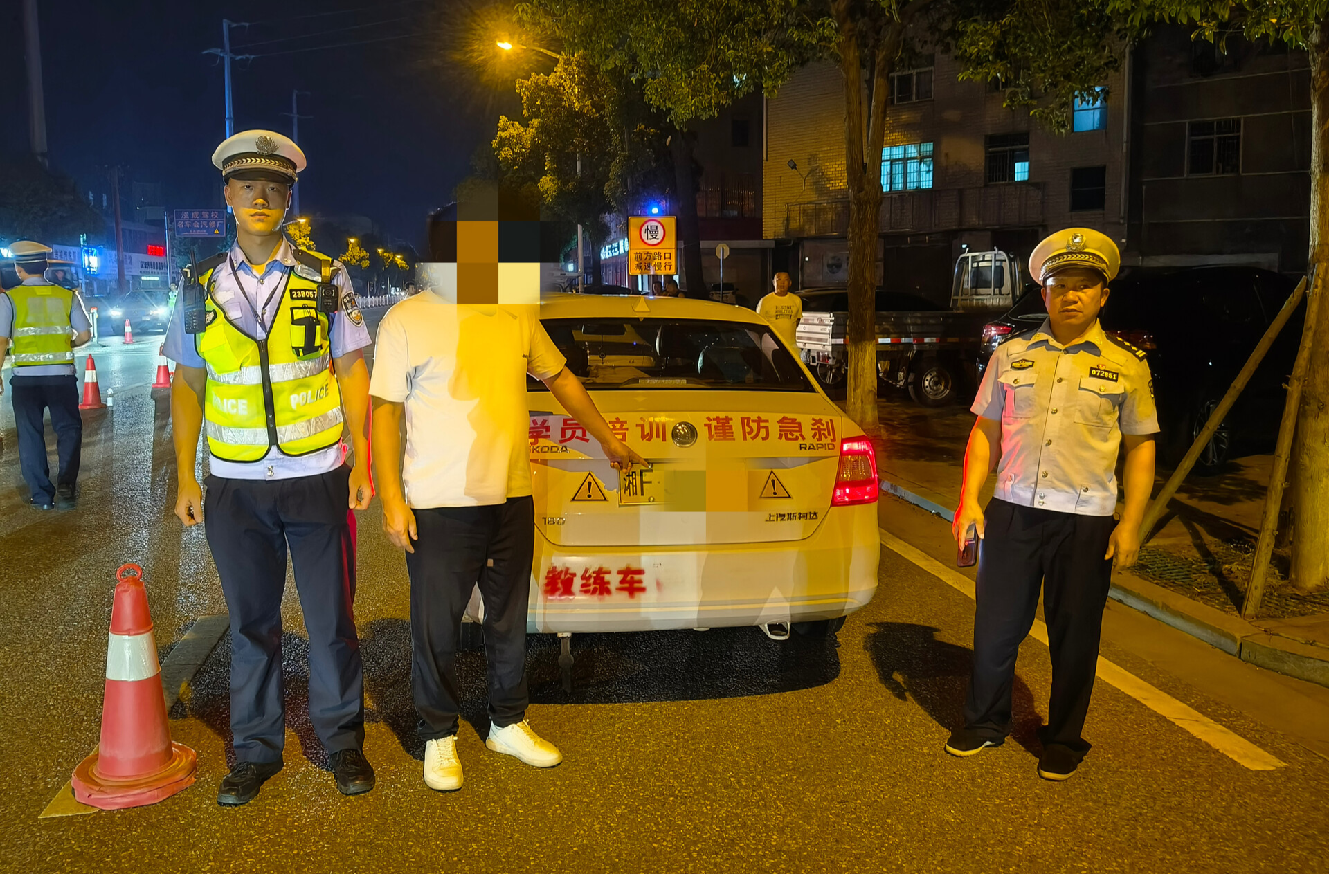 知法犯法！ 驾校教练以身试法 酒驾被查丢“饭碗”
