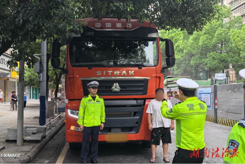 泸溪交警：严查货车违法载人除隐患
