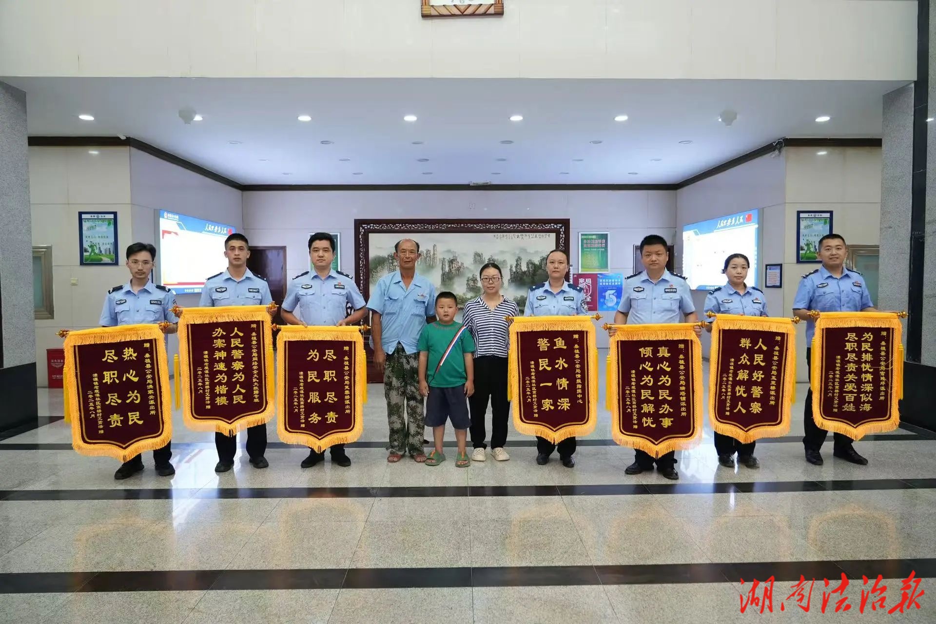 “锦”喜满满，守护与感谢的“双向奔赴”
