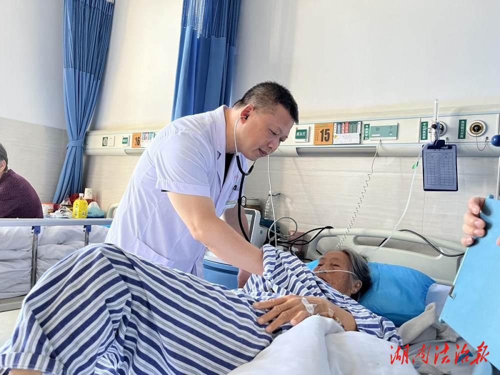 最美医师│李飞享：以心护心守“心”门  中西融合护民生
