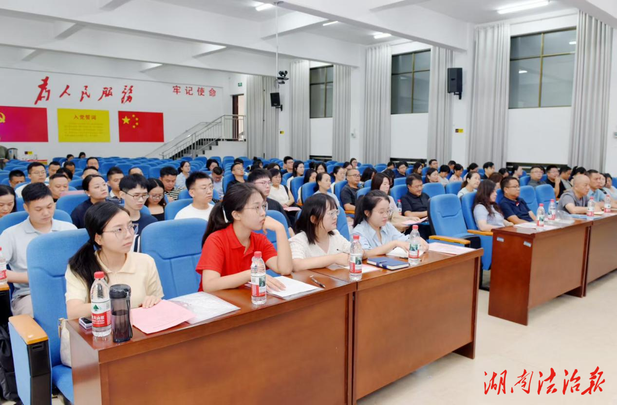 反詐宣傳進(jìn)高校 共筑平安防線