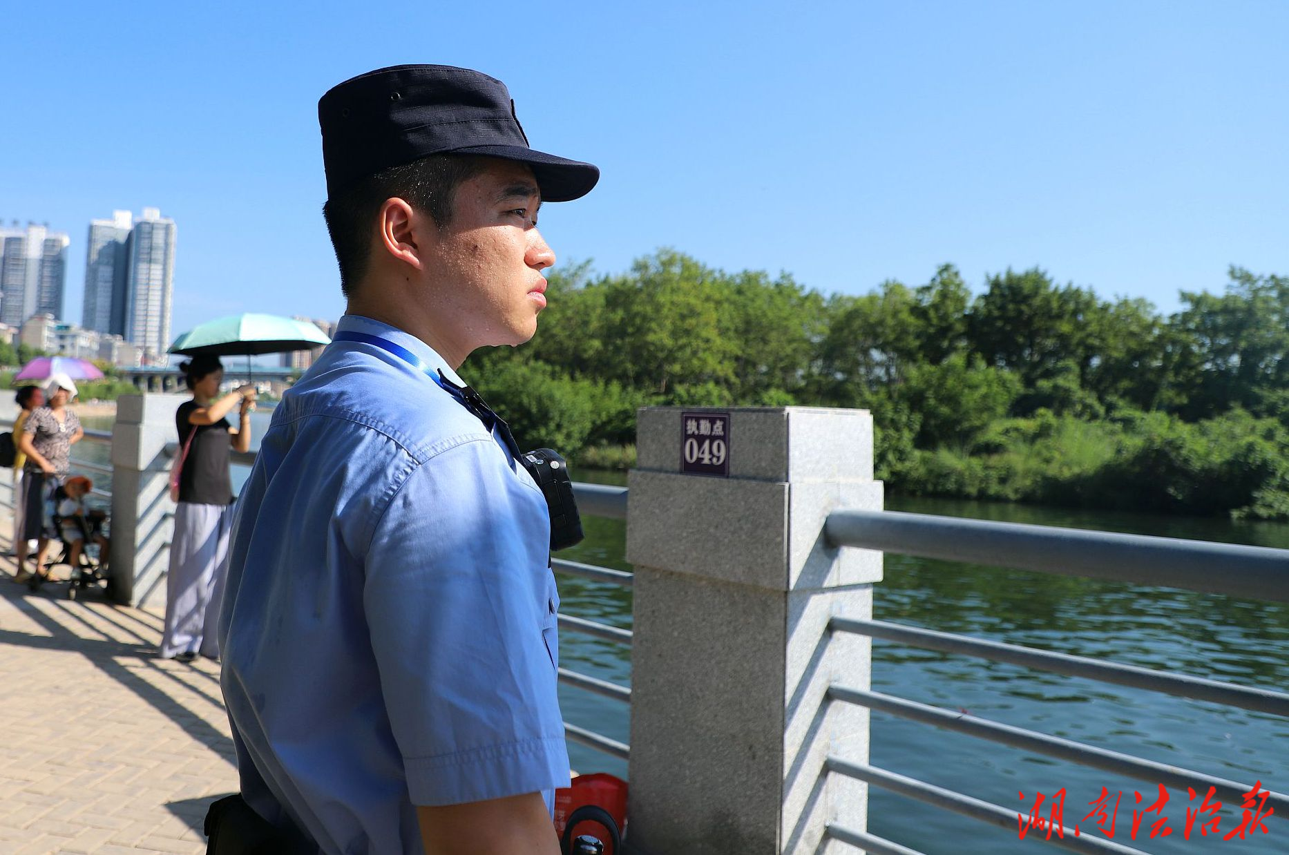 烈日“檢”影，護(hù)航龍舟——麻陽(yáng)檢察力量守護(hù)賽事平安