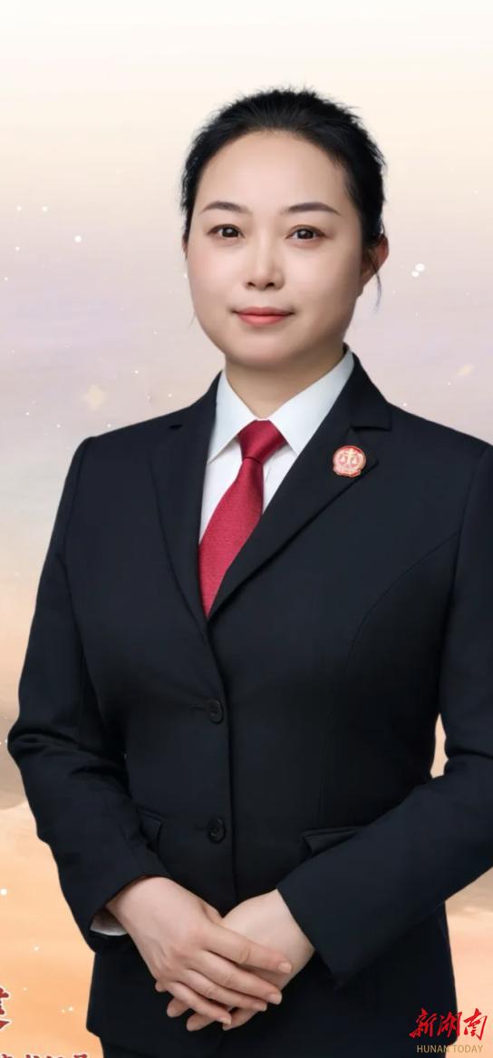 楊玫?。汗P耕不輟守初心?