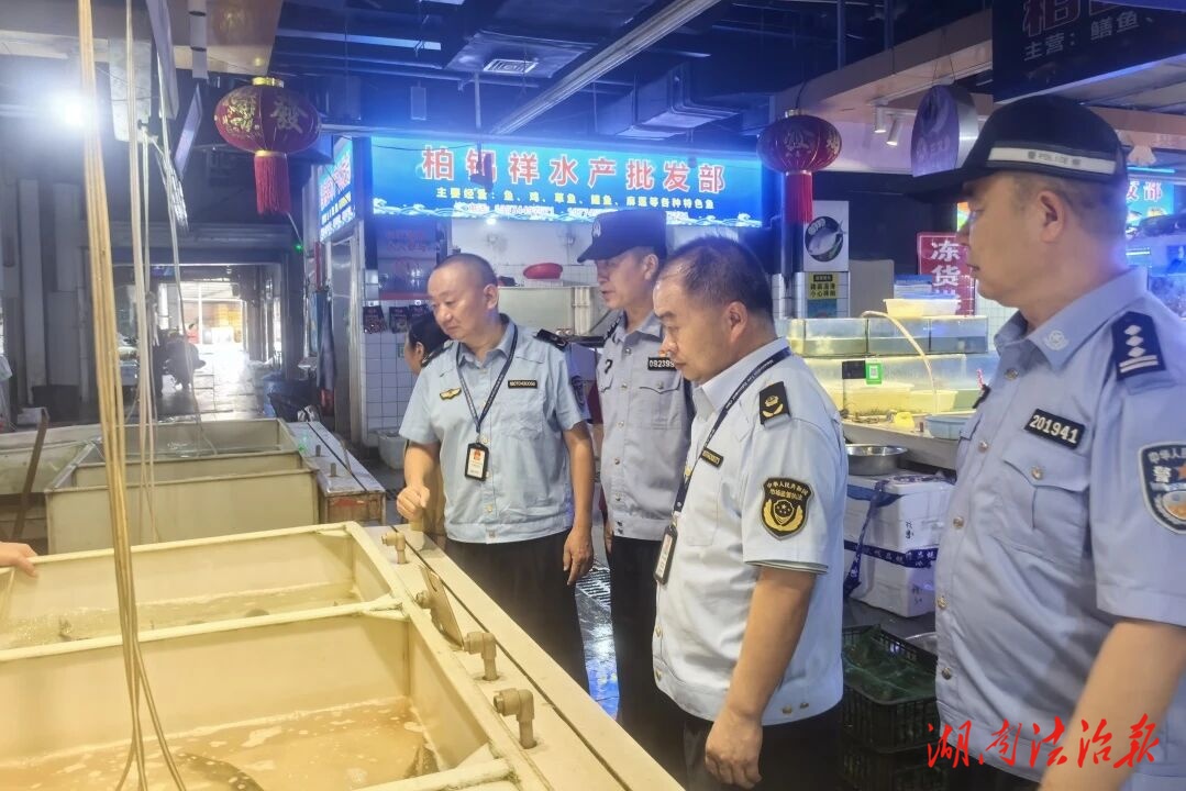 聯(lián)合執(zhí)法檢查 守護“舌尖上的安全”