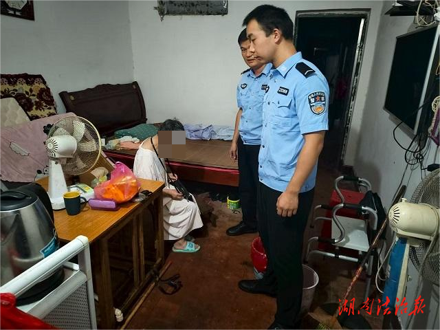 祁陽市公安局民生路派出所：77歲老人不慎走失 民警安全送回家