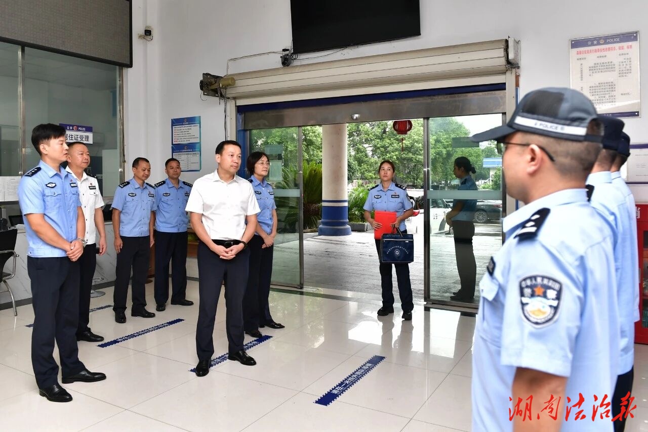 張家界市公安局開展紀念抗日戰(zhàn)爭暨世界反法西斯戰(zhàn)爭勝利80周年安保慰問活動