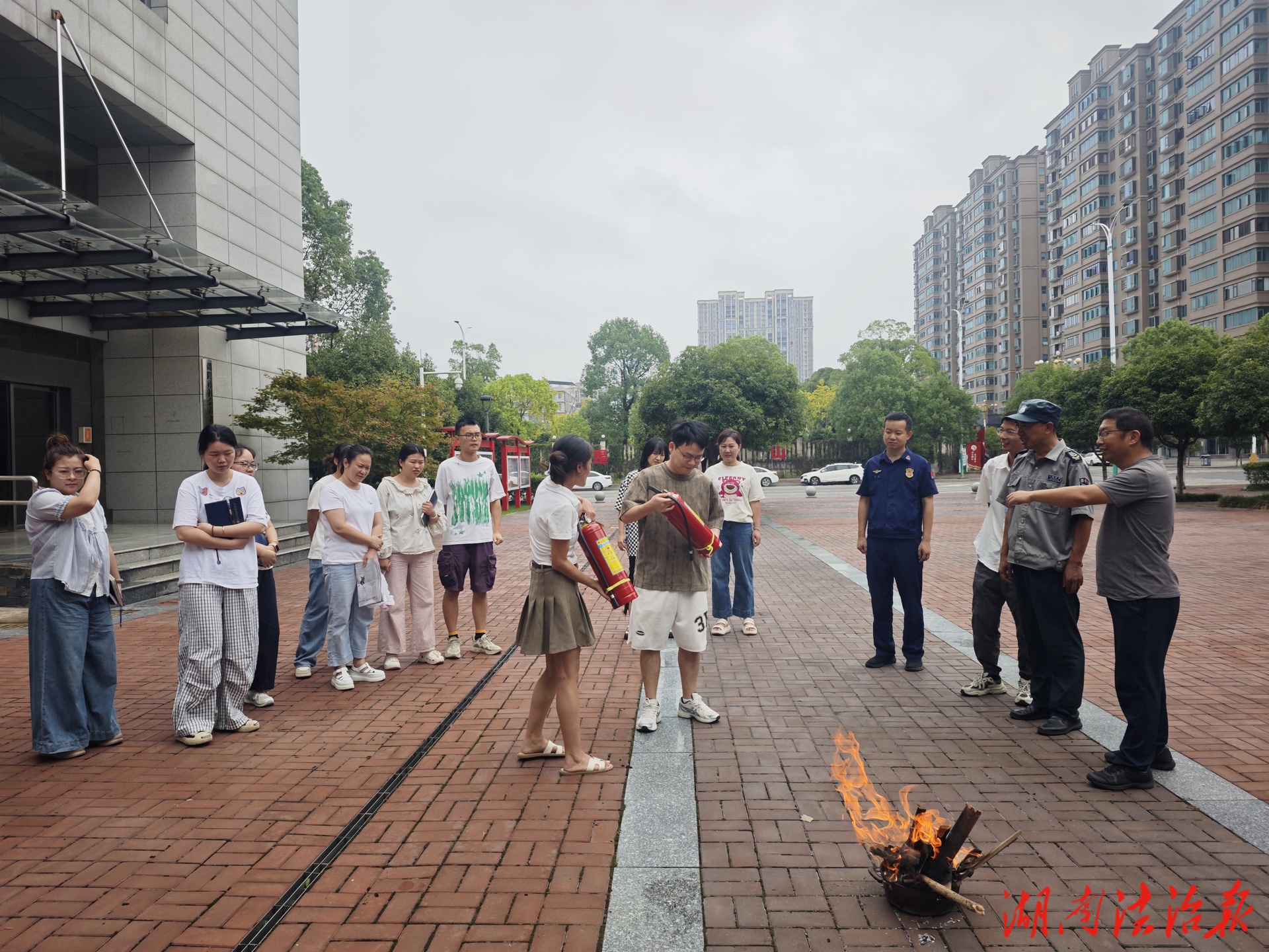 雙清消防救援大隊“12345”政務熱線話務員進行消防安全培訓