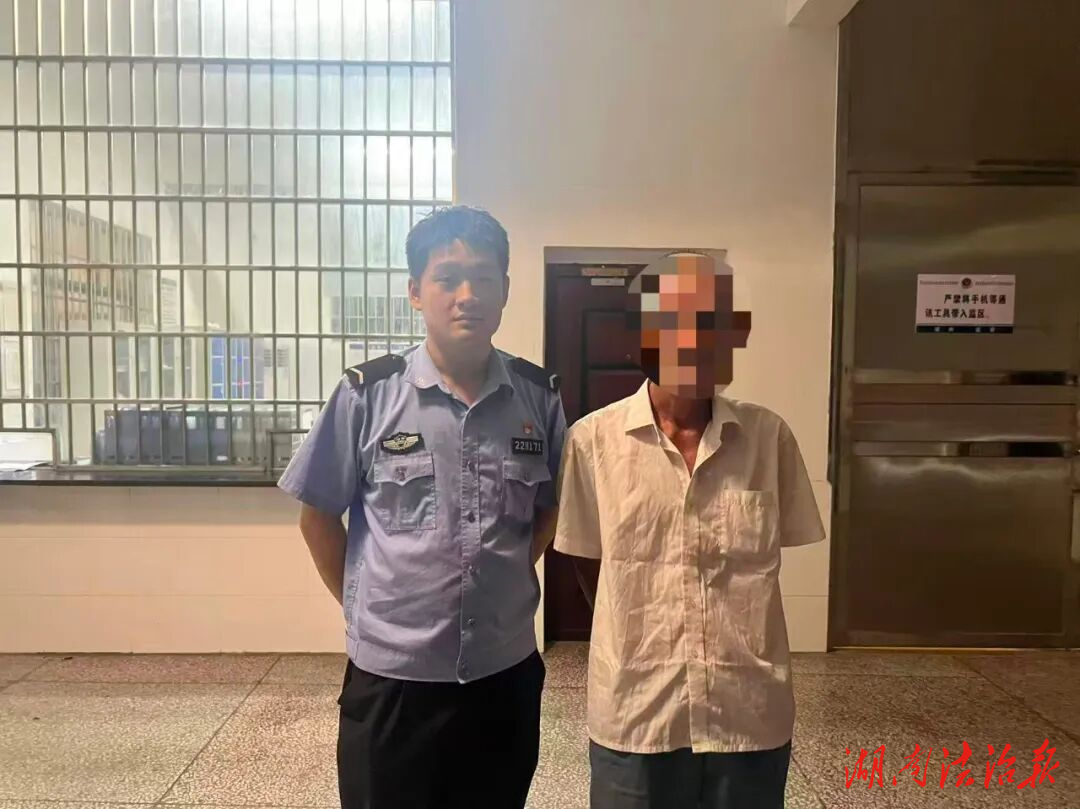邵東警方：拉車門“開盲盒”，是“拘”不是“幸”！