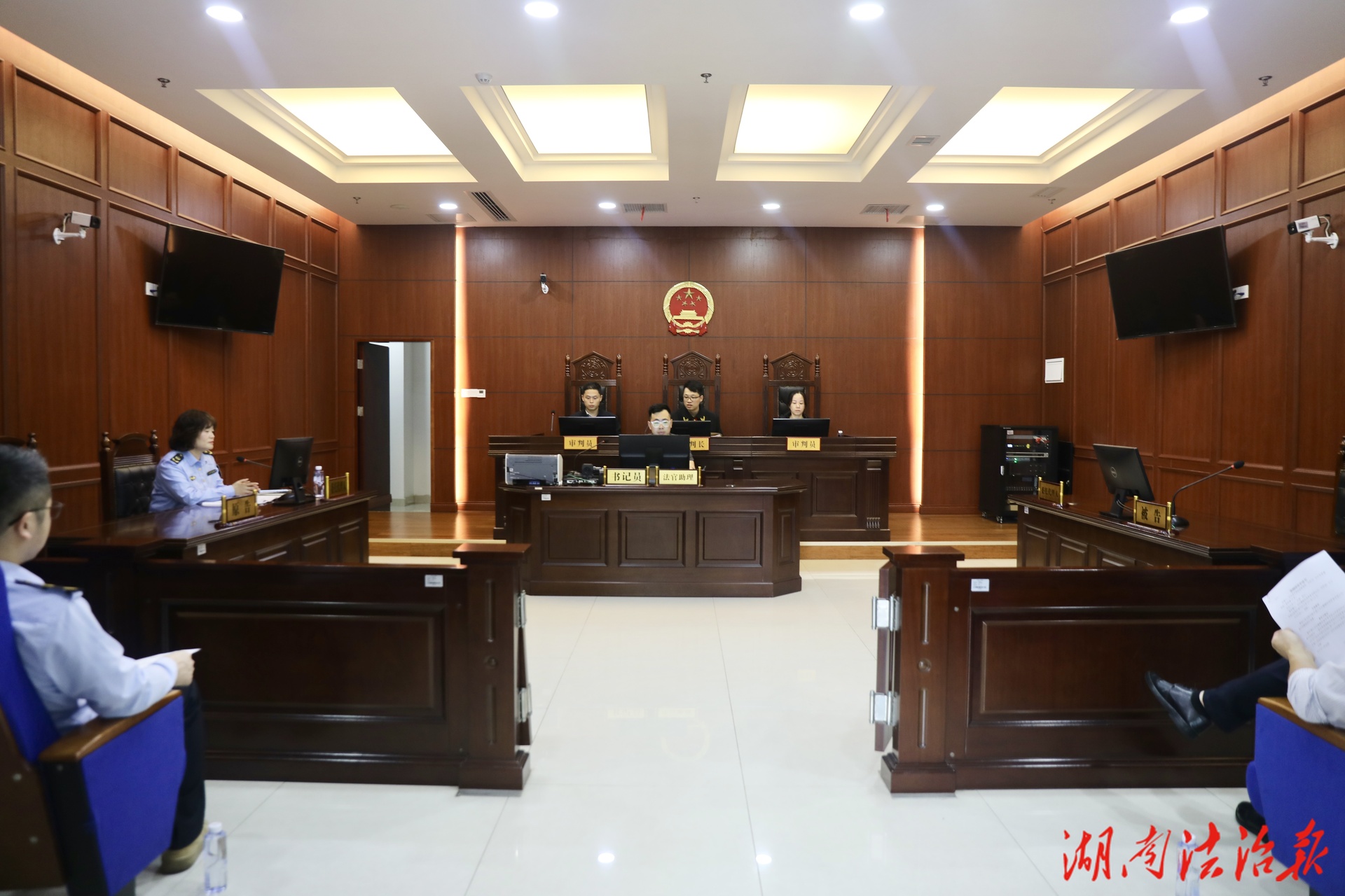 “聽證+研討” 長沙縣法院探索建立經營異常企業(yè)公益清算退出機制